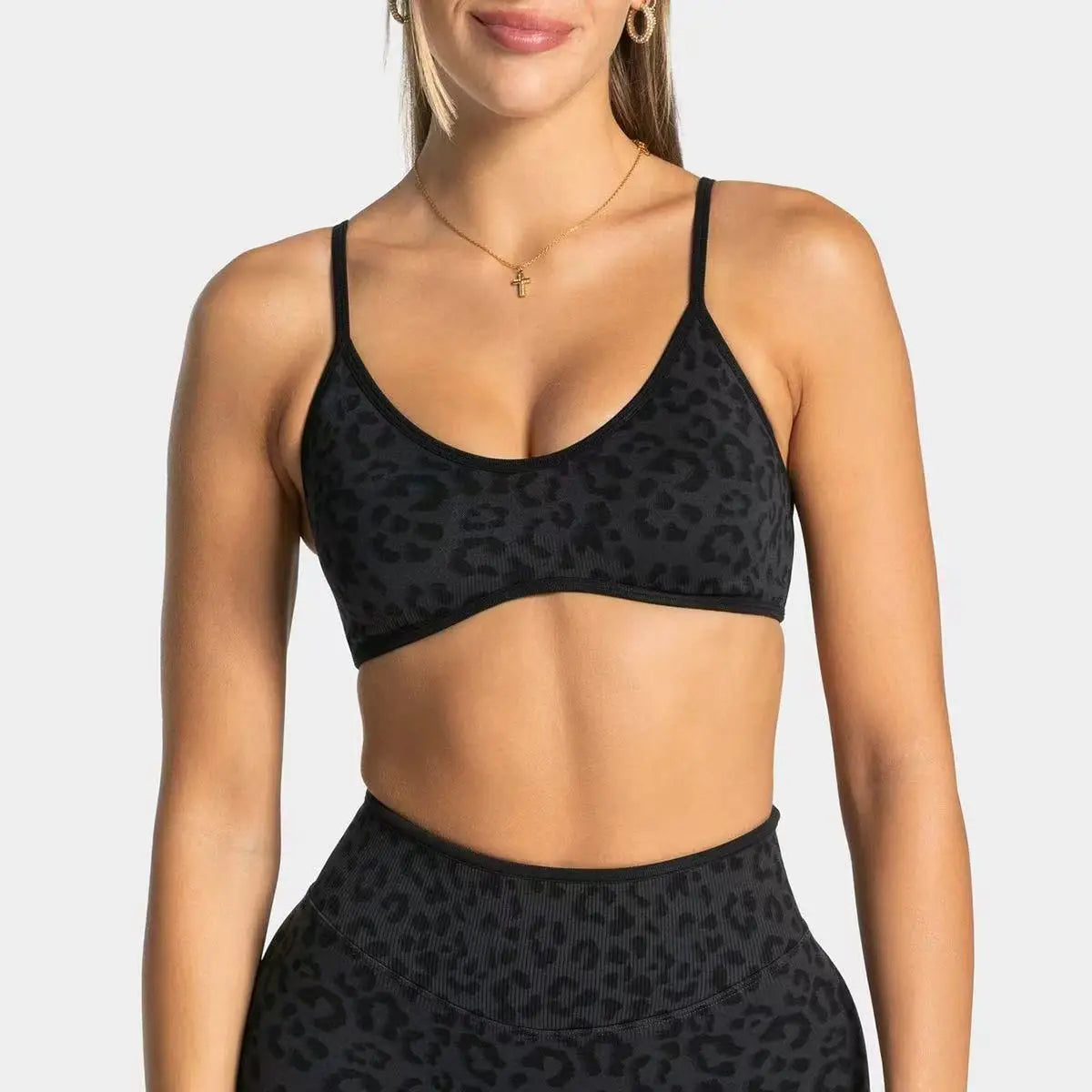 Sports Bra Strappy Backless Yoga Gym Bra Scrunch Push-up Removable Cups Women Workout Clothing Gym Top Halter Sport Bras